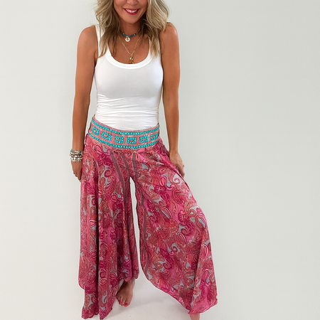 Chiara - Flowy Paisley