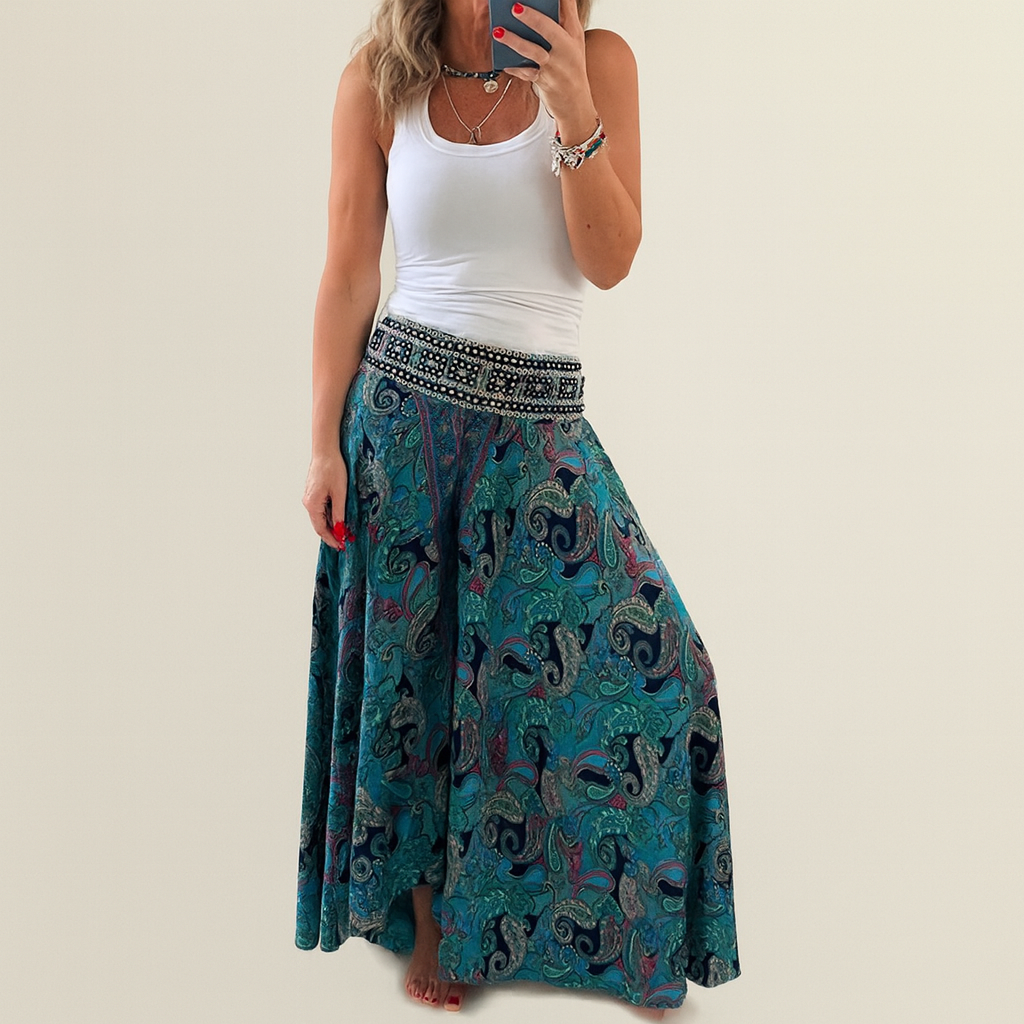 Chiara - Flowy Paisley